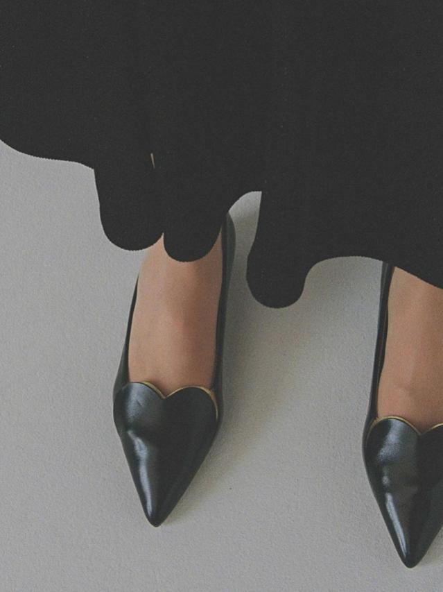 HEART MOTIF POINTED TOE PUMPS