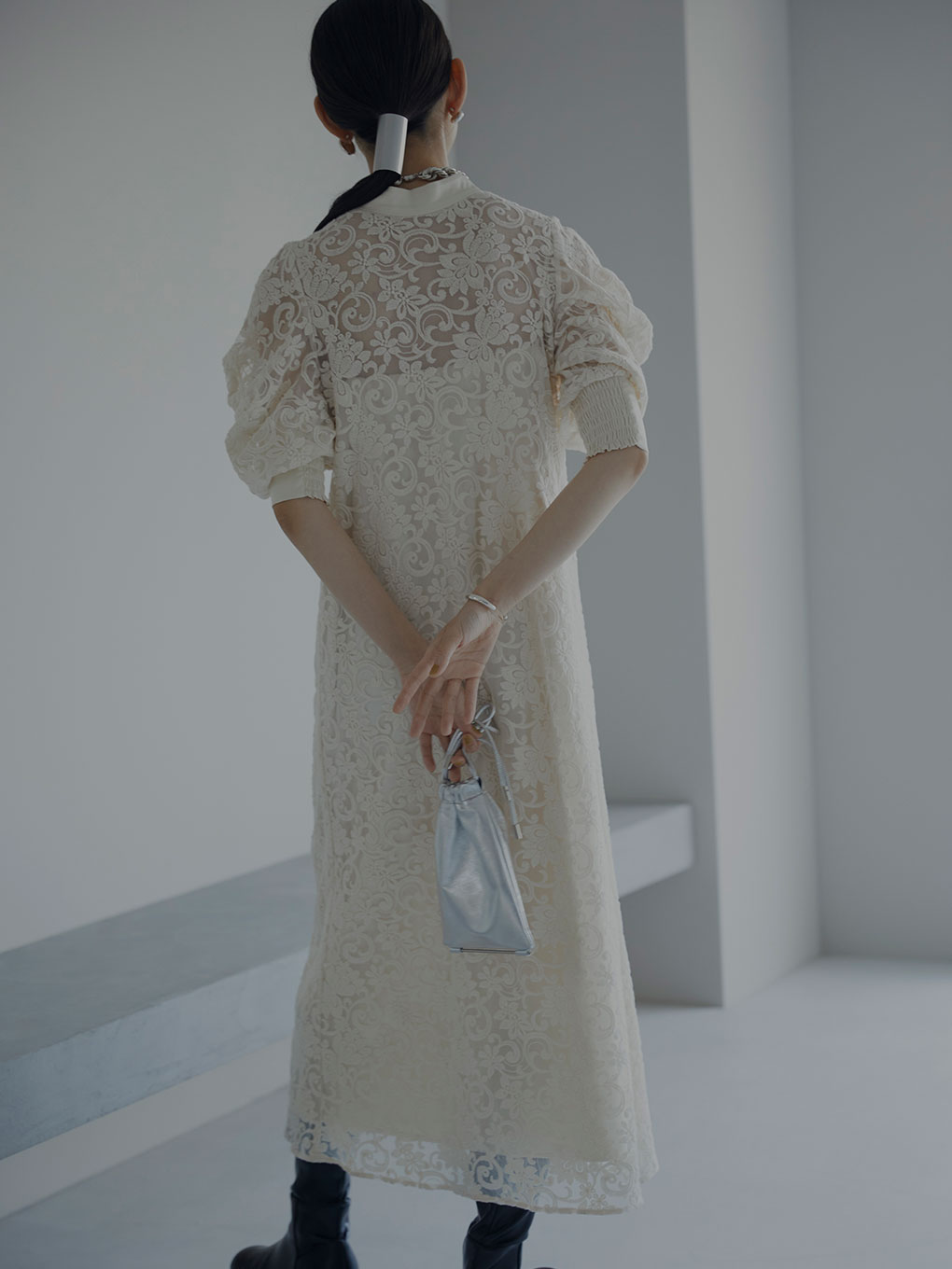 AMERI 2WAY DRAPE SLEEVE EMBROIDERY DRESS | www.1nvrc.com