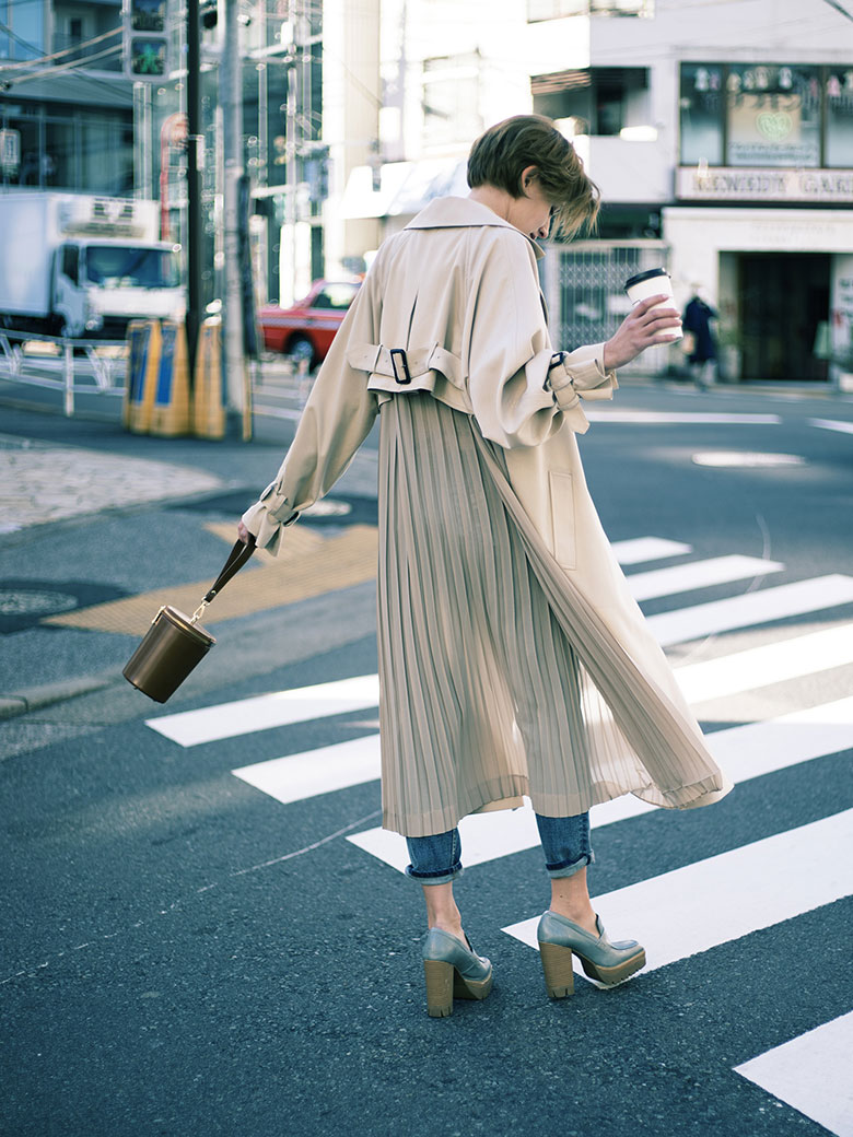 SEE THROUGH BACK PLEATS TRENCH